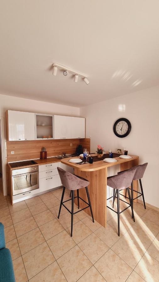 Apartmani Palma โนวาลยา ภายนอก รูปภาพ