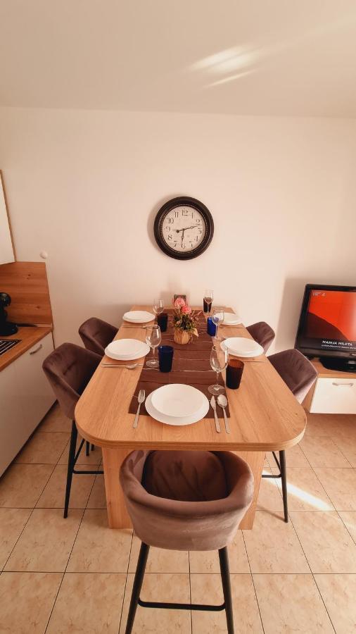 Apartmani Palma โนวาลยา ภายนอก รูปภาพ