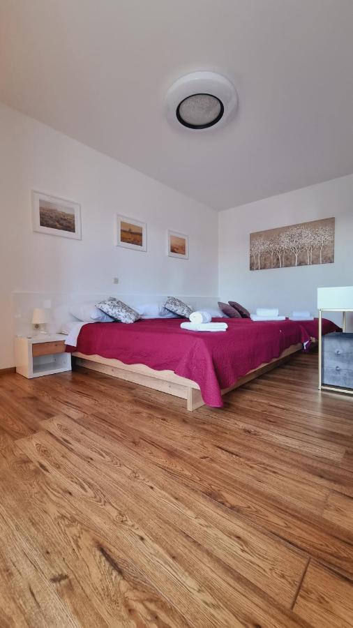 Apartmani Palma โนวาลยา ภายนอก รูปภาพ