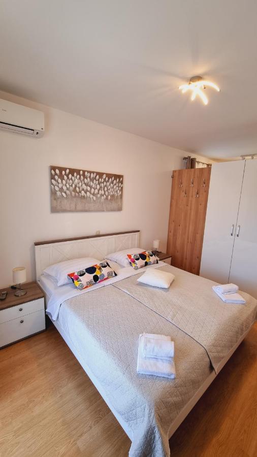 Apartmani Palma โนวาลยา ภายนอก รูปภาพ
