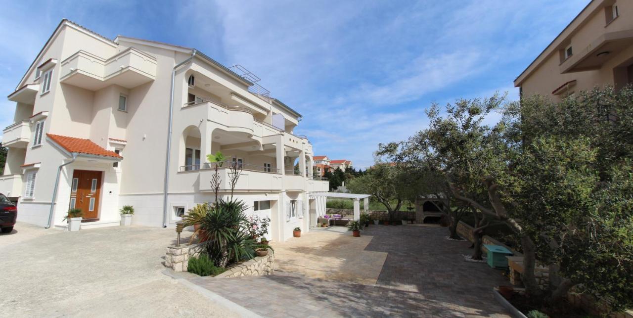 Apartmani Palma โนวาลยา ภายนอก รูปภาพ